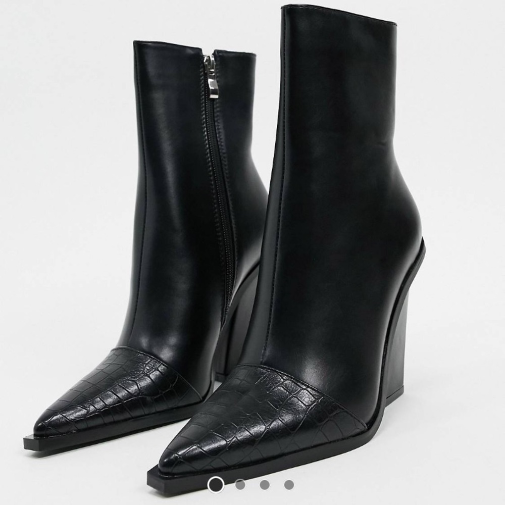 Awesome RAID Black ankle boots croc western heel 8